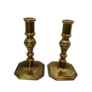 SOLID BRASS SET OF 2 ELEGANT CANDLE STICK HOLDERS 6.25” TALL X 3.25” BASE.
